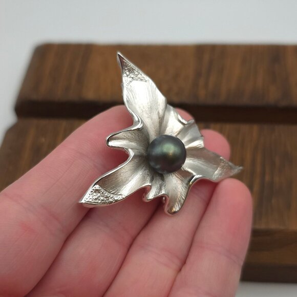 Sterling Silver Genuine Pearl Floral Pin Brooch B46 - Picture 2 of 6